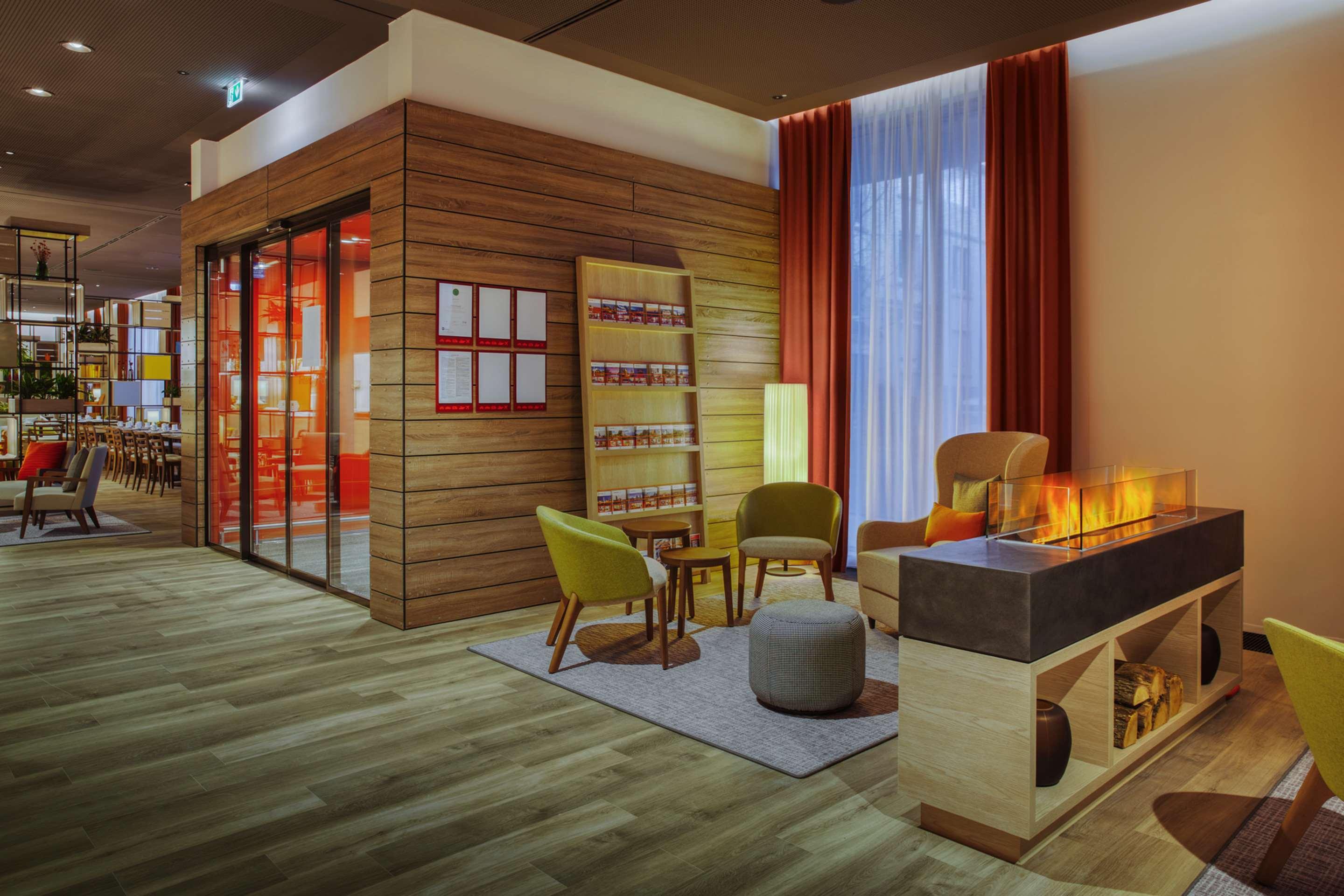 Intercityhotel ヒルデスハイム エクステリア 写真