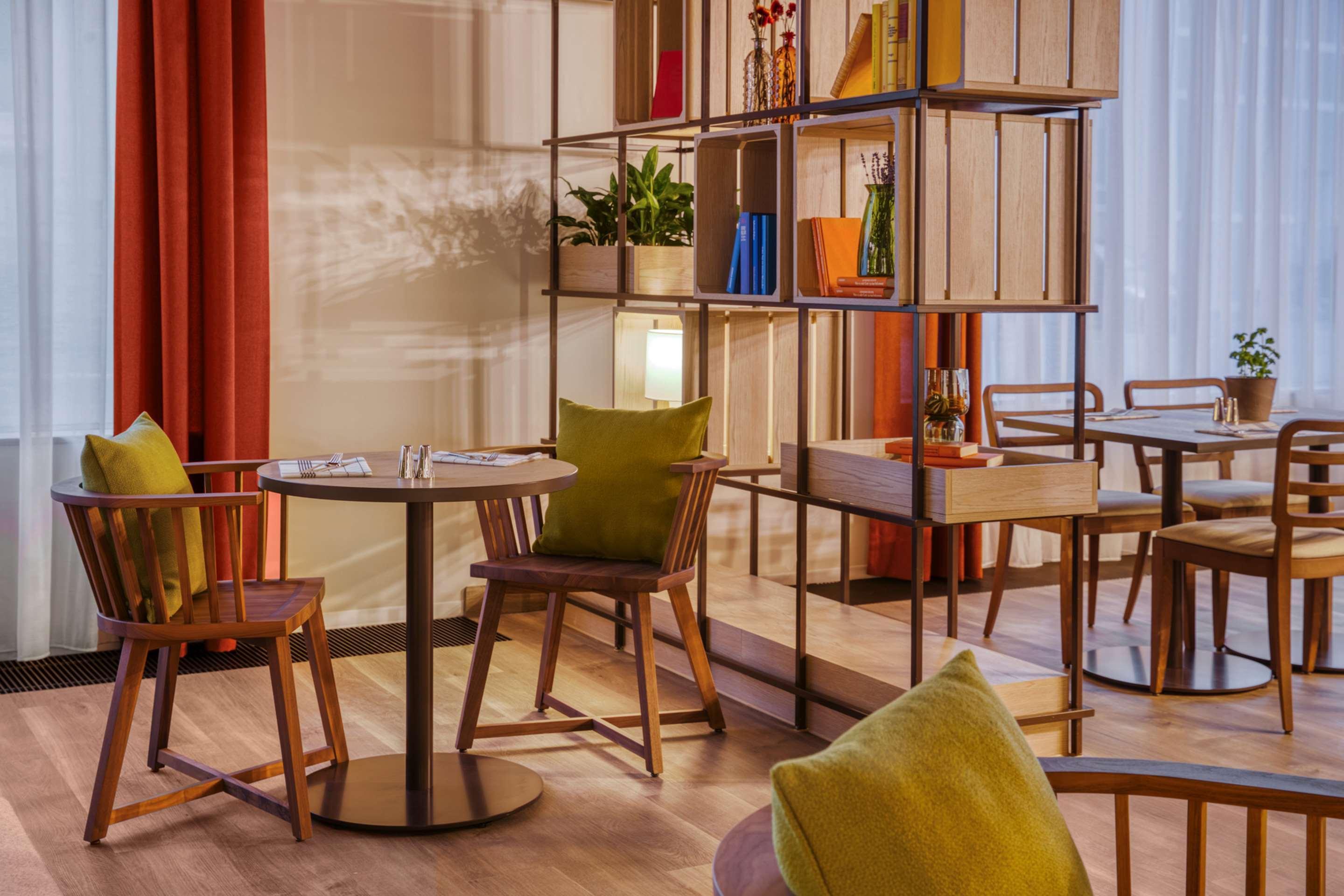 Intercityhotel ヒルデスハイム エクステリア 写真